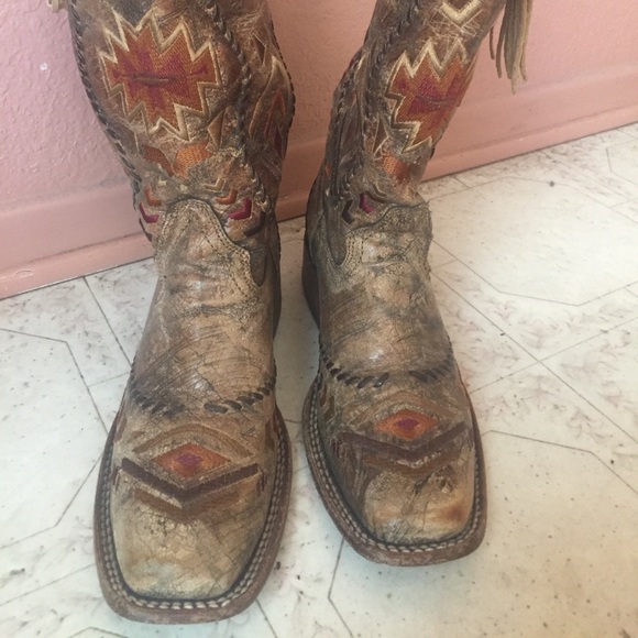 SOLD Tribal corral boots - Picture 2 of 4